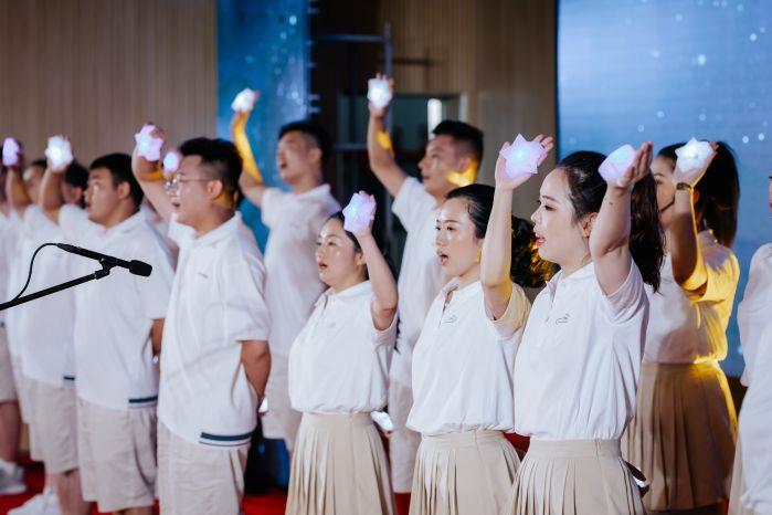 20、《夜空中最亮的星》云南分公司